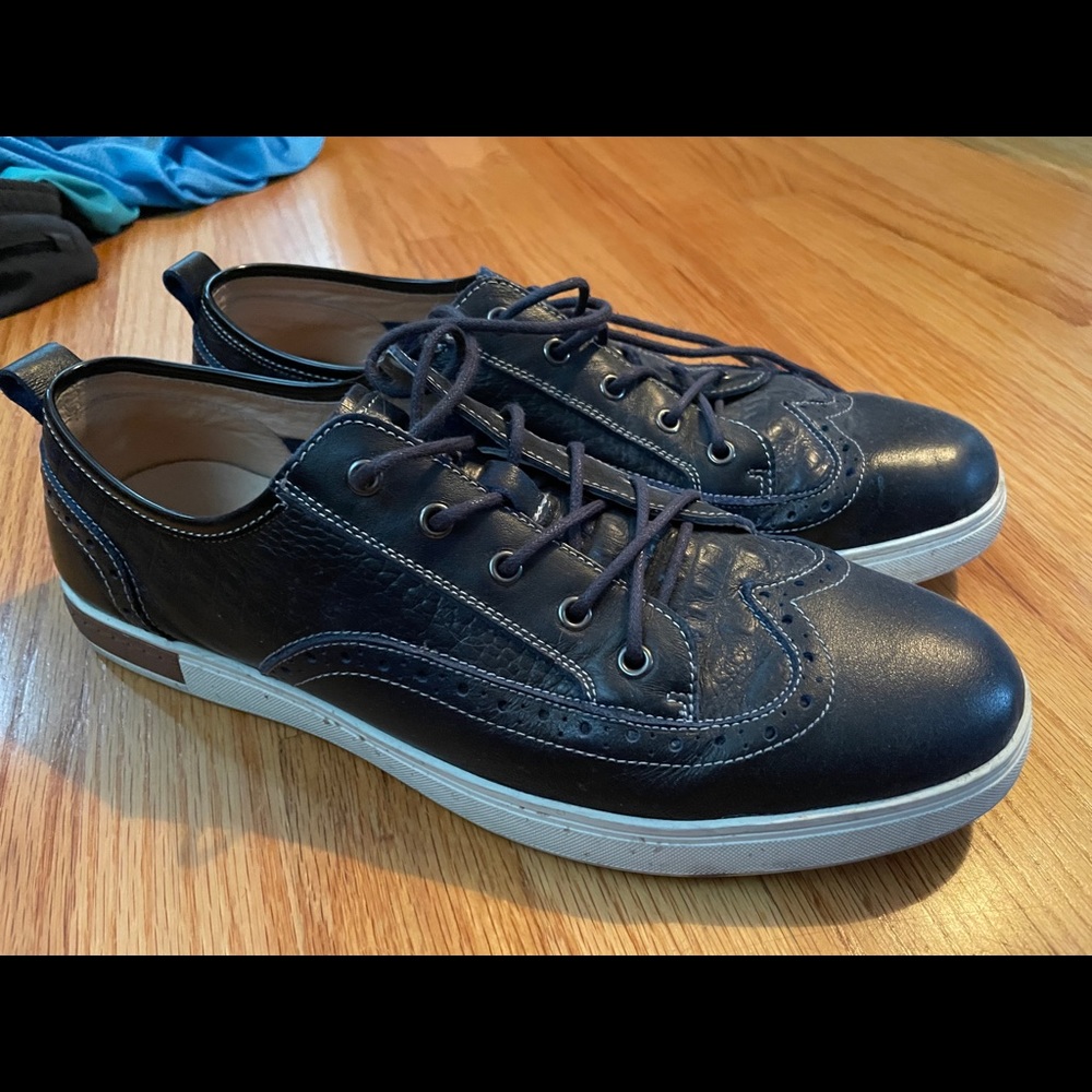 ZRO blue wingtip leather shoes, size 10.5